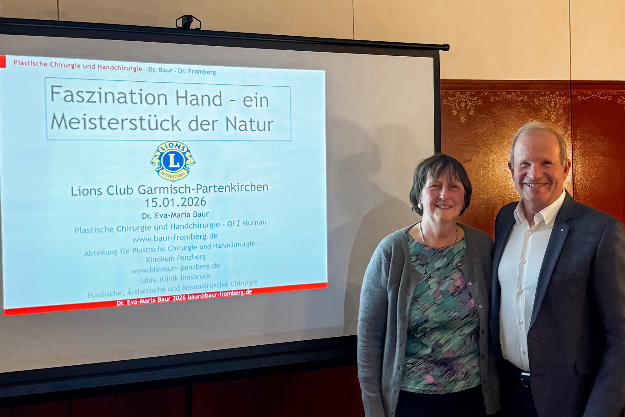 Frau Dr. med. Eva-Maria Baur berichtet über die Entwicklung der Handchirugie.